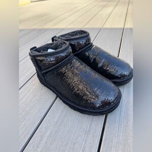 UGG classic mini Black mirror Footwear